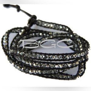 Genuine 5 leather wrap bracelet
One size fits all. Top quality!